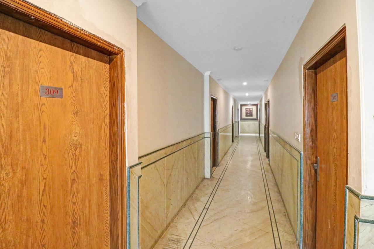 Airport Hotel Goodluck Нью-Дели Экстерьер фото