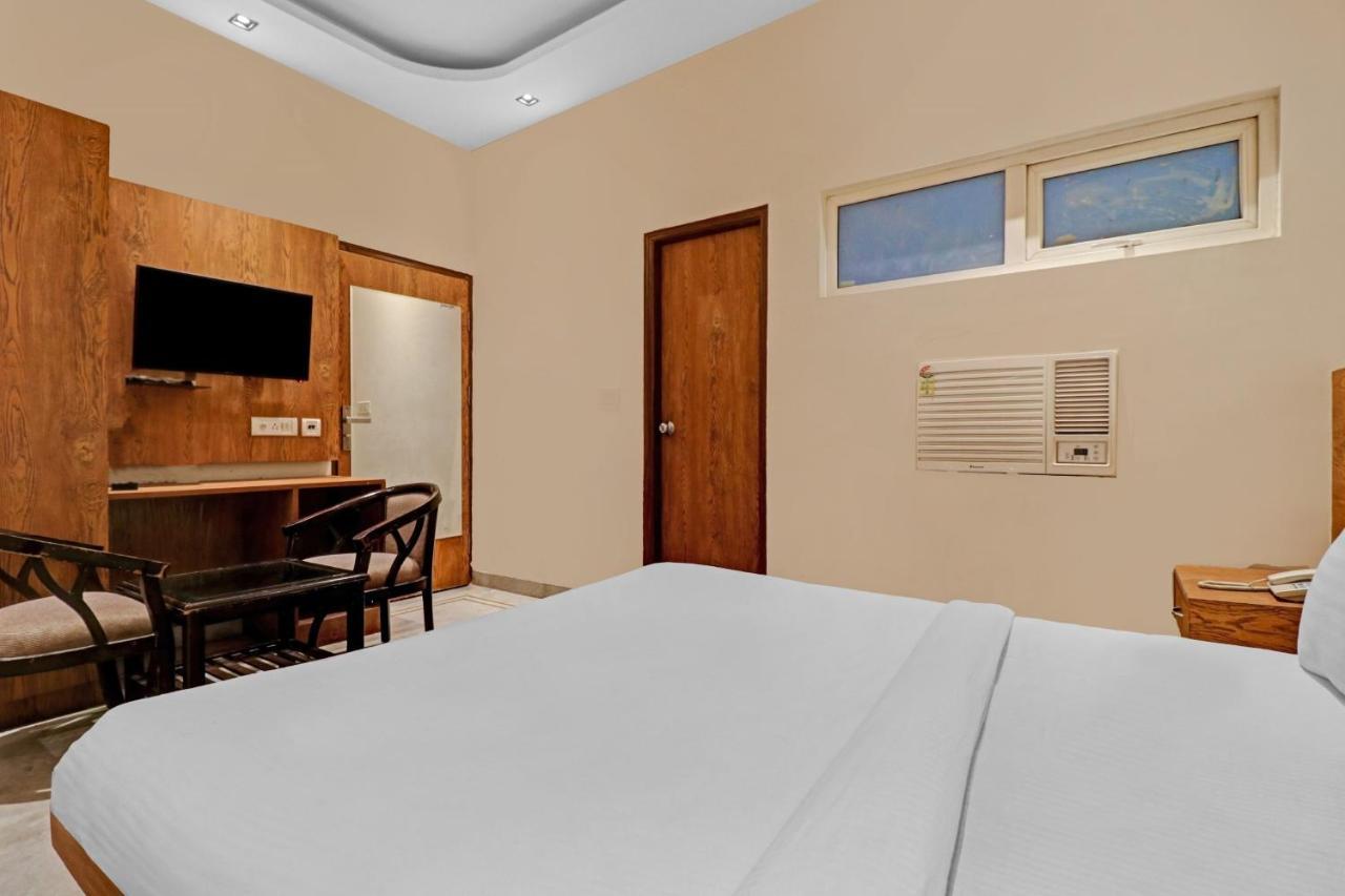 Airport Hotel Goodluck Нью-Дели Экстерьер фото