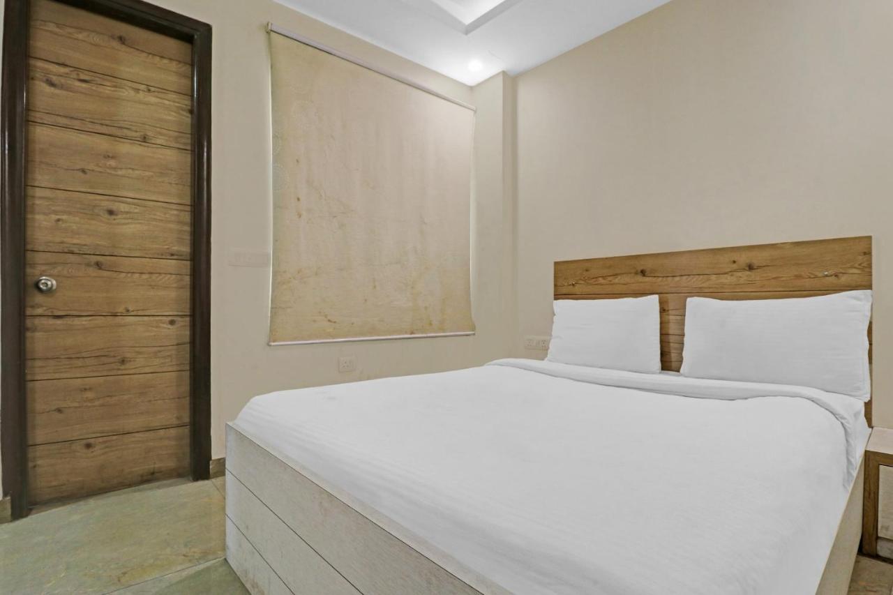 Airport Hotel Goodluck Нью-Дели Экстерьер фото
